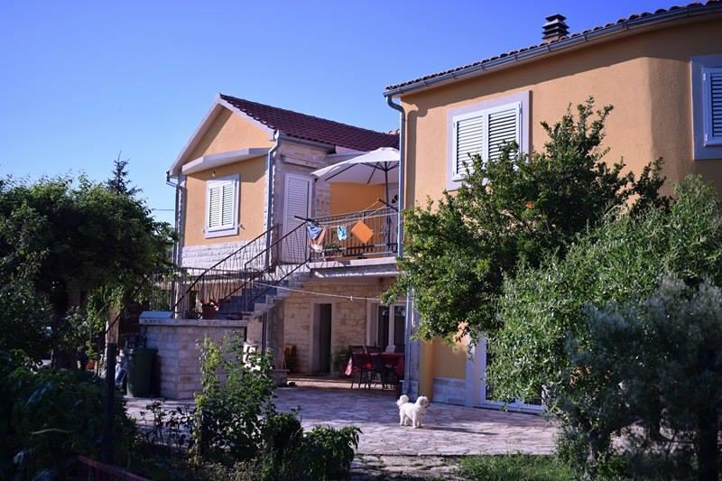 Matanovi Dvori-Krka National Park Hotel Lozovac Exterior photo